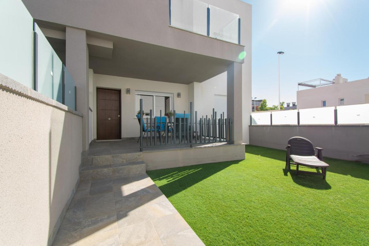 059 Luxury Bungalow - Ac/Wifi Torrevieja Buitenkant foto