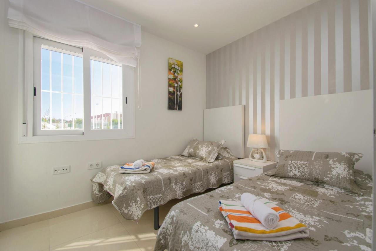 059 Luxury Bungalow - Ac/Wifi Torrevieja Buitenkant foto